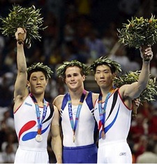 olympic wreath olympics symbolism pageantry culture athletes uniforms uscpublicdiplomacy 2004 medal