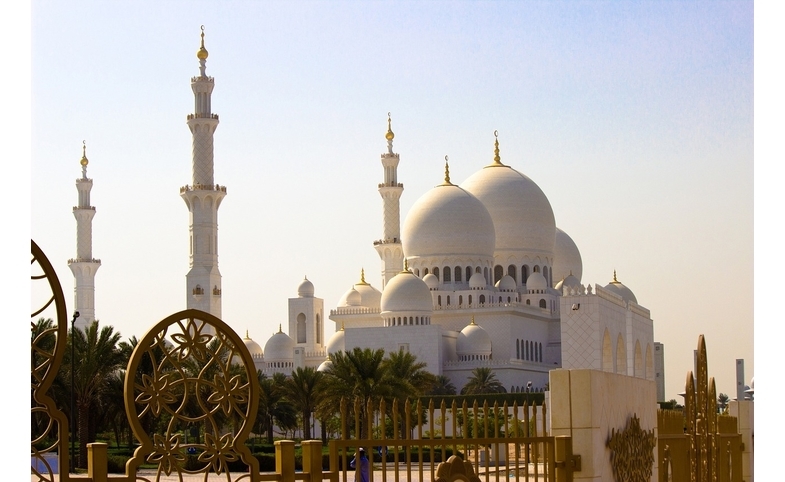Photo reprinted courtesy of Tobias Brockow via Pixabay Abu Dhabi, by Tobias Brockow