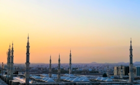 Dome buildings in the city of Medina by Konevi via pexels.com