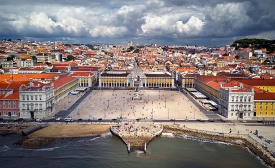 Lisbon main square by Terreiro do Paço via Wikimedia Commons