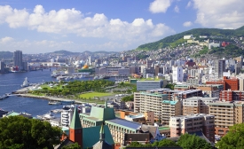 Nagasaki City View from Glover Garden, Nagasaki 2014, 日本語: グラバー園から望む長崎市街地（長崎市、2014年（平成26年）7月) by Tomio344456 via Wikimedia Commons