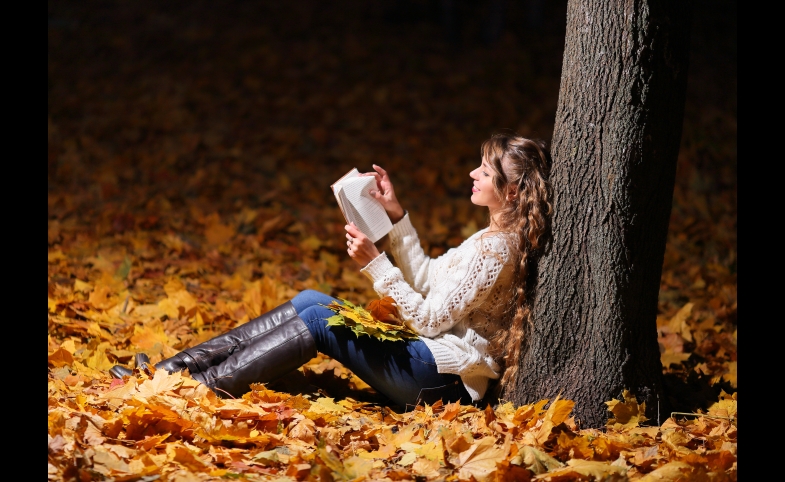 Reading, by Vladimir Pustovit