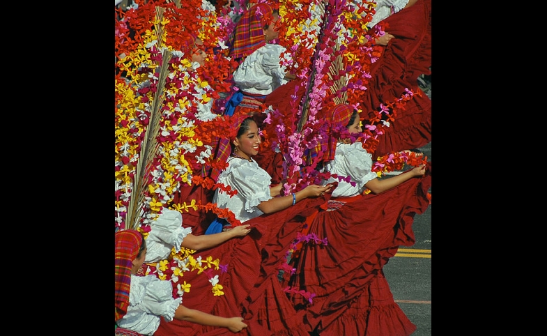 Image of Salvadorian American Dancers from Wikimedia via Flickr