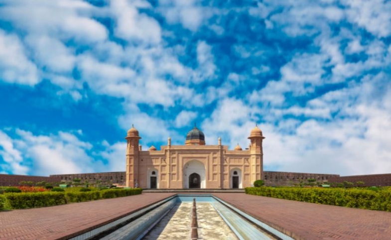 Photo of Lalbag Fort, Dhaka, Bangladesh by Md Tanvir Mehadi Shovon via Canva