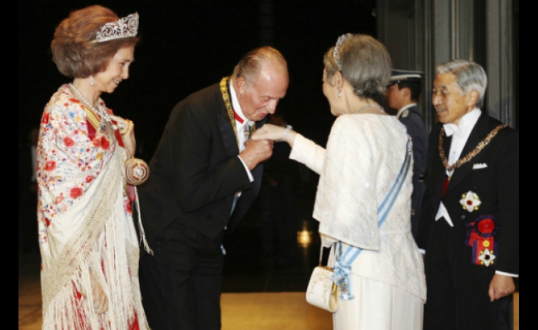 King Juan Carlos and Queen Sofia visiting Emperor Akihito in Japan