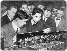 The first neutrodyne radio receiver, 1923