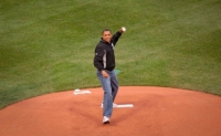 Obama plays ball 