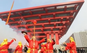 http://vip.v.ifeng.com/fangtan/fenghuangfeichangdao/201002/110697fe-52cb-4c1d-bfc5-4552e4c54972detail.shtml
